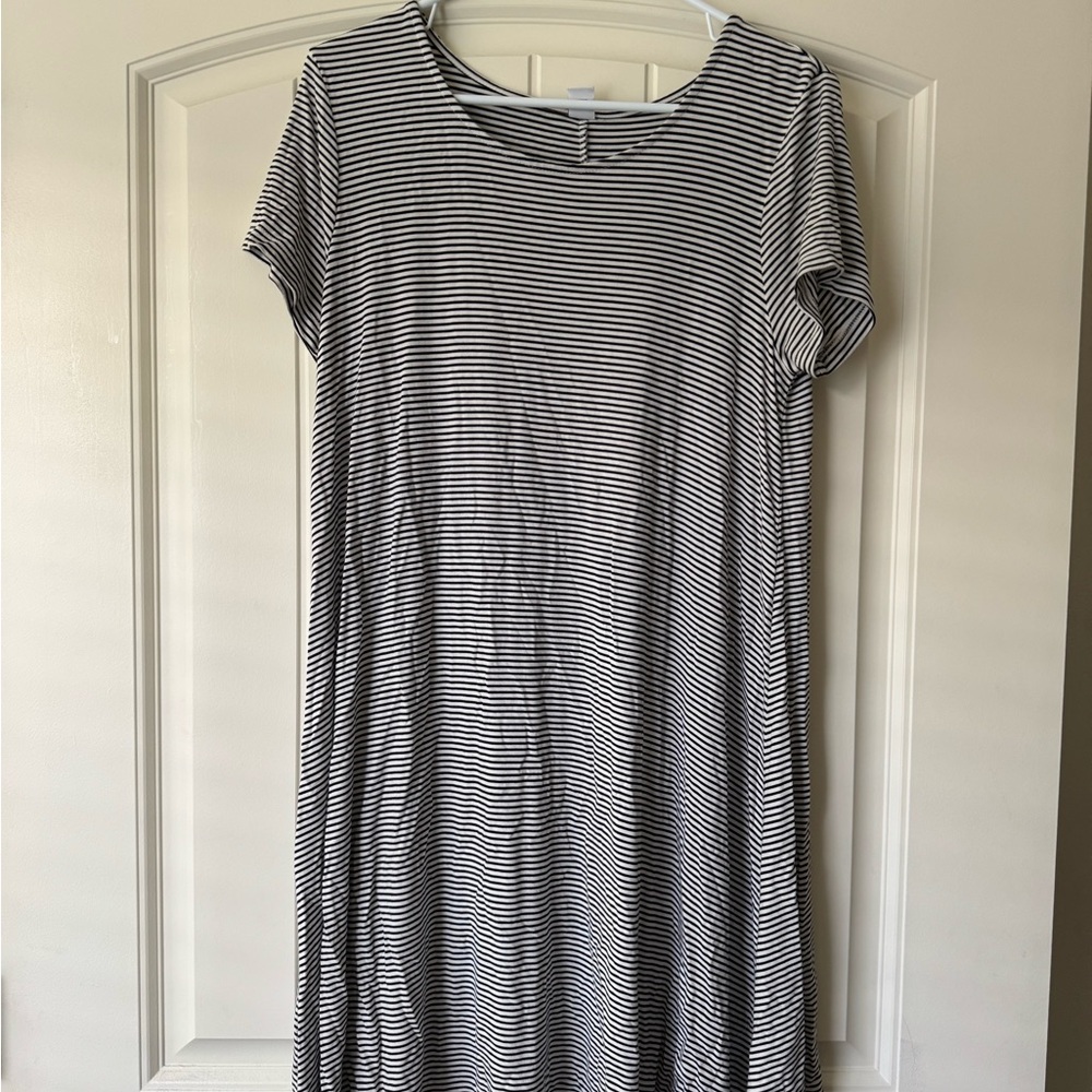 Old Navy Monochrome Striped Top